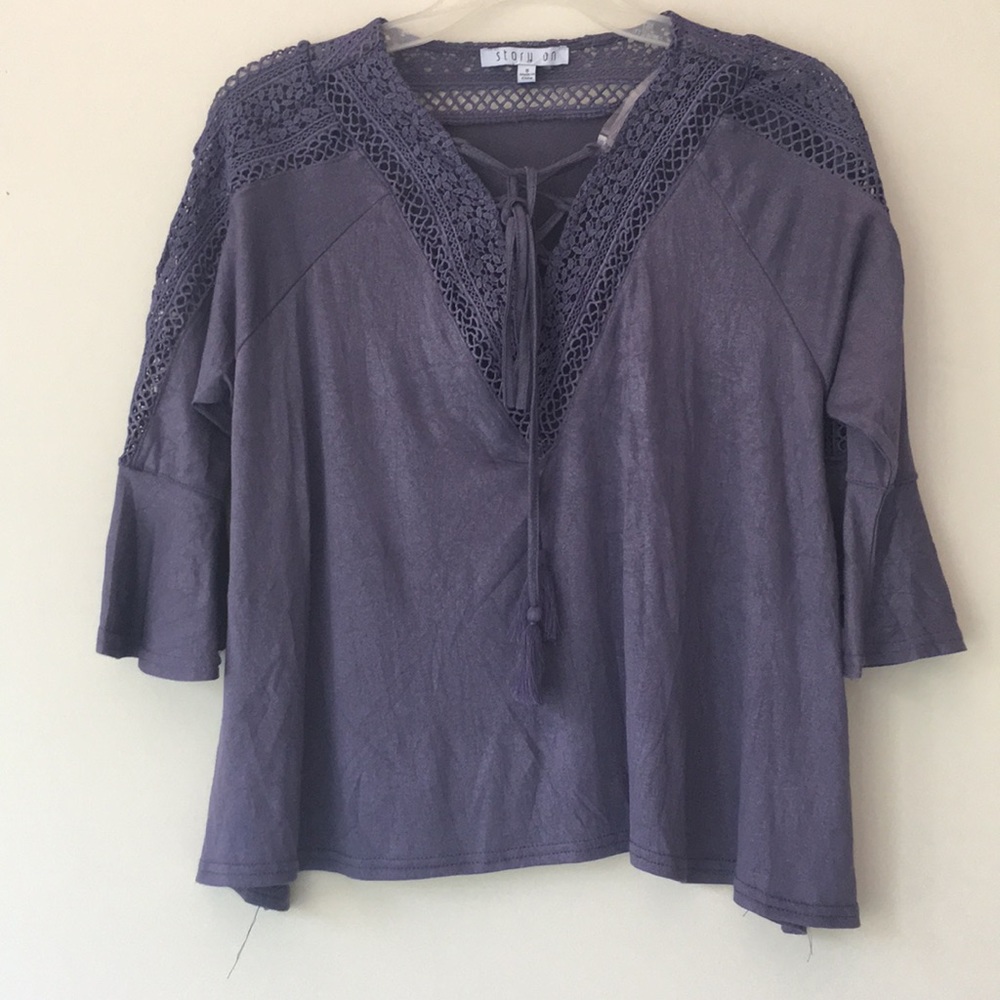 Women flare lace up top